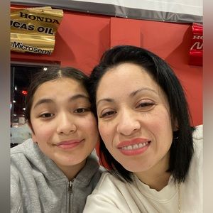 Meet your Posher, Lesly